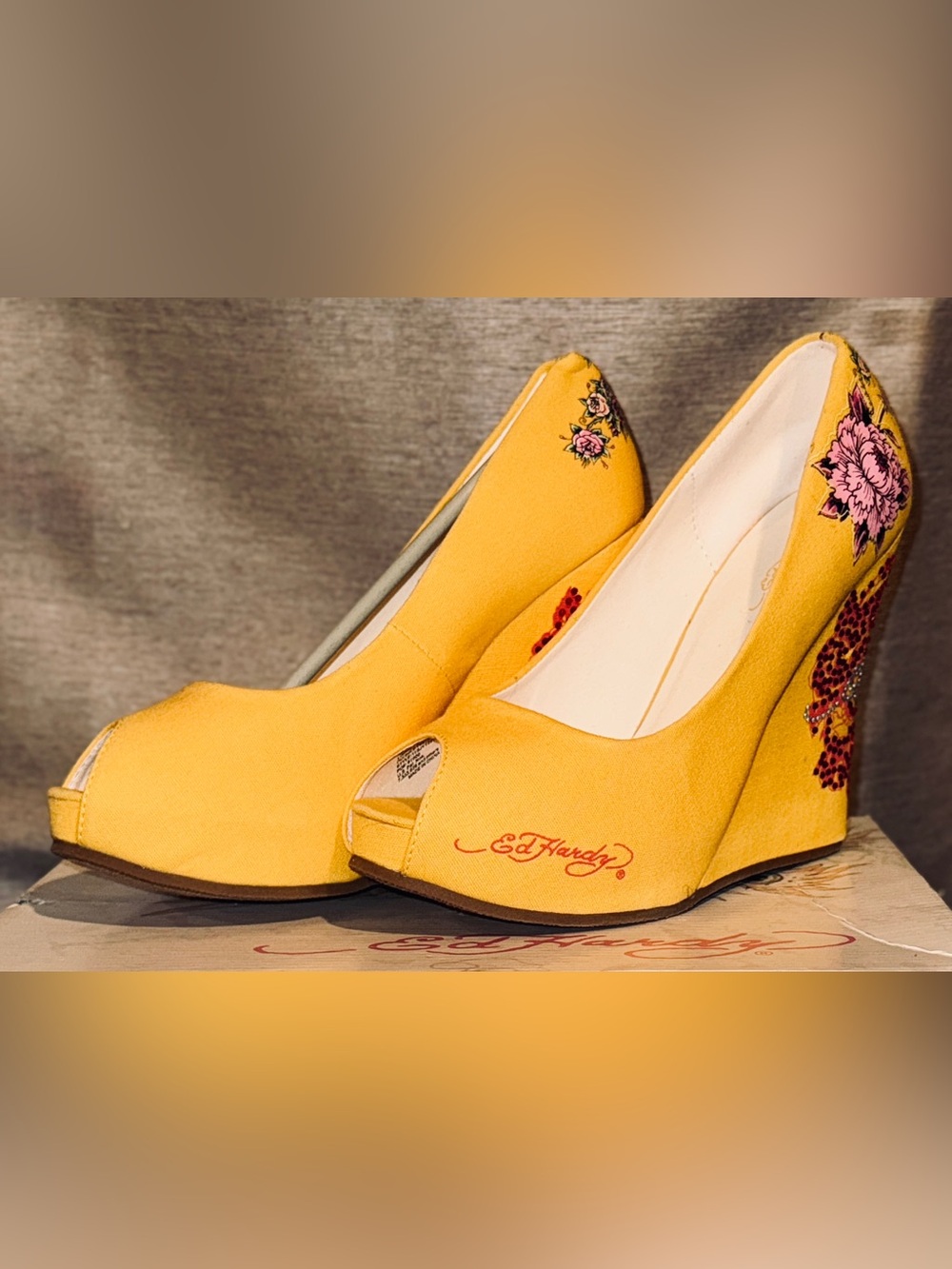 Ed Hardy Joyaus Yellow Rhinestone Wedge Heels Floral Y2K Size 9 NEW